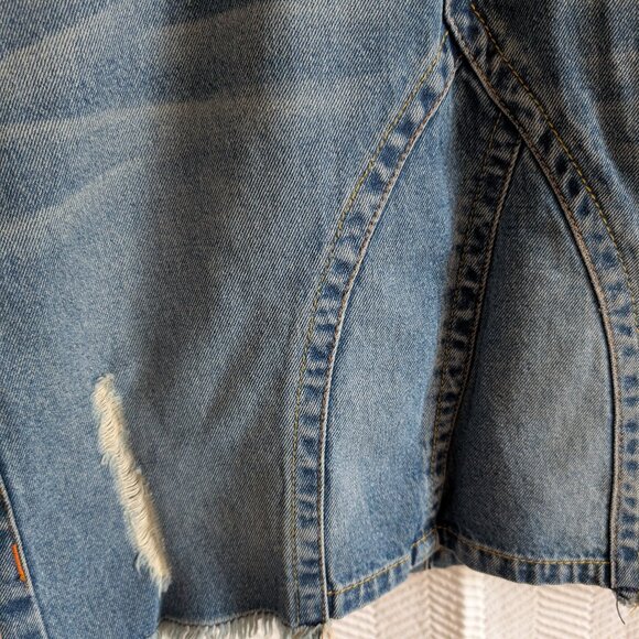 True Religion Joey Distressed Mini Jean Skirt Size 29 Low rise Y2K Festival - Picture 7 of 14